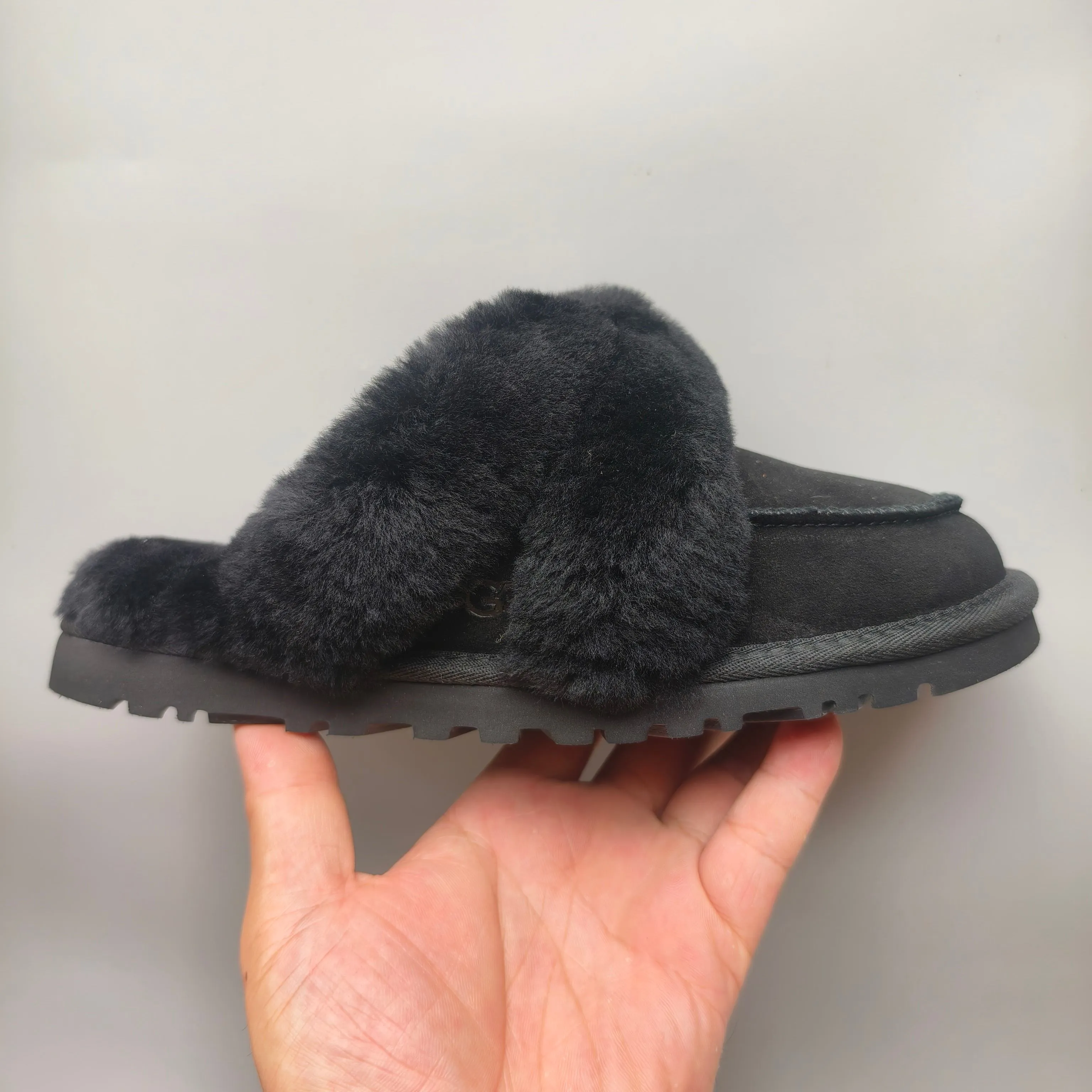 💰400 UGG sheepskin all-in-one snow boots 4571 casual home slippers color: black maroon matching size: 35-40